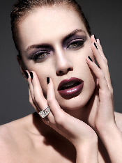 Фиолетовый макияж глаз