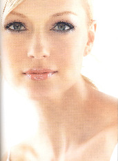 Деловой макияж в серебристых тонах