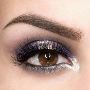 Вечерний макияж для карих глаз. Выглядеть неотразимо!