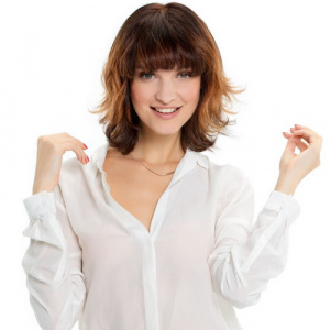 Модные прически на средние волосы: преобразить внешность