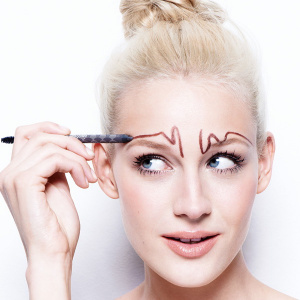 Секреты макияжа. Брови дугой