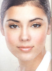 Деловой макияж в золотой гамме