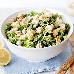 Салат Цезарь – легкий обед! 