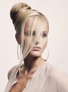 Высокий пучок на длинные волосы