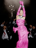 Розовое вечернее платье Мерлин Монро фильм Джентльмены предпочитают блондинок, 1953 год