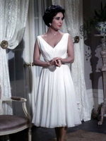  Белое платье в греческом стиле Элизабет Тейлор фильм Кошка на раскаленной крыше, 1958 год