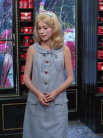 Платье в стиле 60-х Катрин Денев фильм Шербургские зонтики, 1964 год