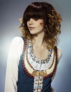 Локоны на длинные волосы в стиле этно