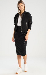 Юбка-карандаш. Образы в спортивном стиле 