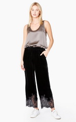 Тренд весна-лето 2018. Брюки с кружевом Gold Hawk Тренд весна-лето 2018. Брюки с кружевом Gold Hawk