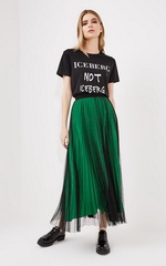 Тренд весна-лето 2018. Плиссированная юбка Iceberg Тренд весна-лето 2018. Плиссированная юбка Iceberg