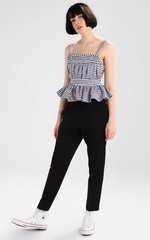 Тренд весна-лето 2018. Топ с оборками Lost Ink Тренд весна-лето 2018. Топ с оборками Lost Ink